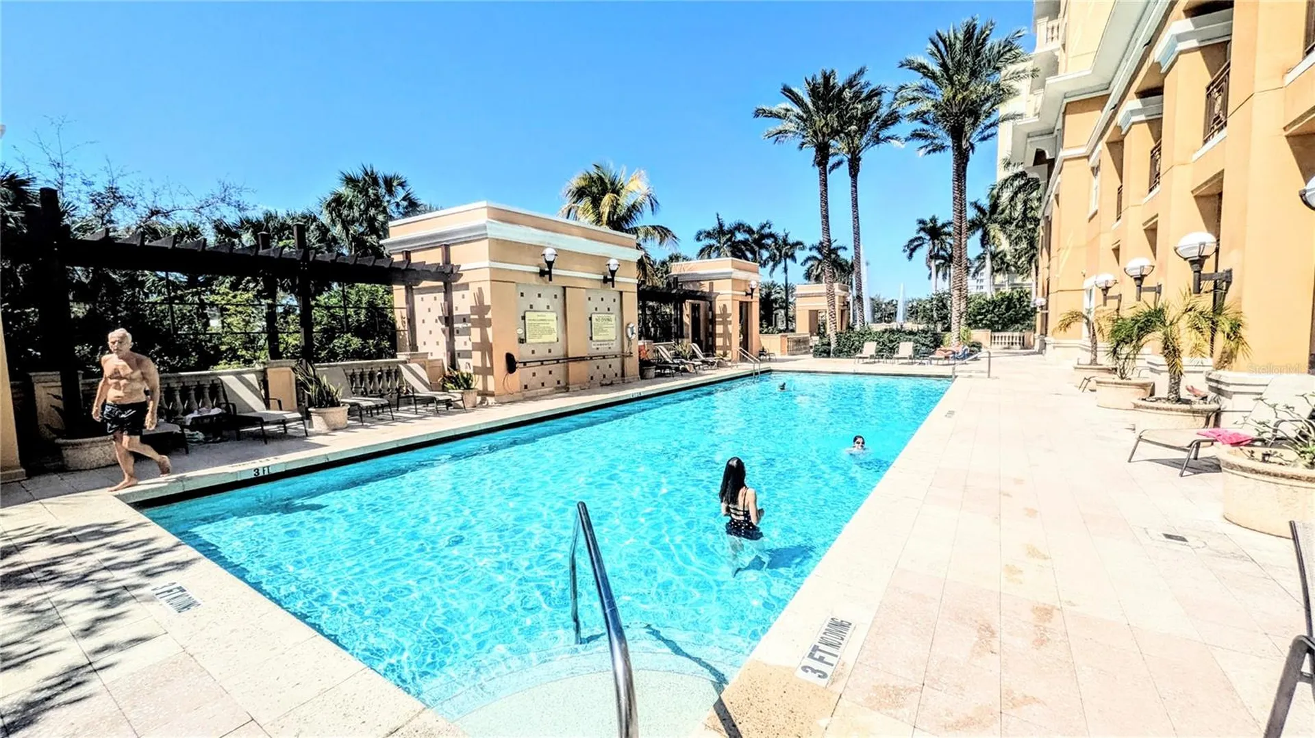 750 N Tamiami Trail Sarasota FL 34236