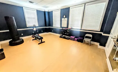 750 N Tamiami Trail Sarasota FL 34236