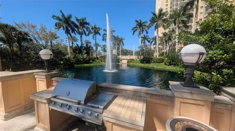 750 N Tamiami Trail Sarasota FL 34236