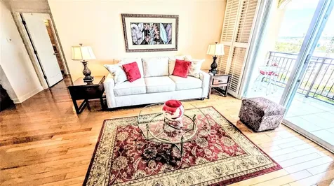 750 N Tamiami Trail Sarasota FL 34236