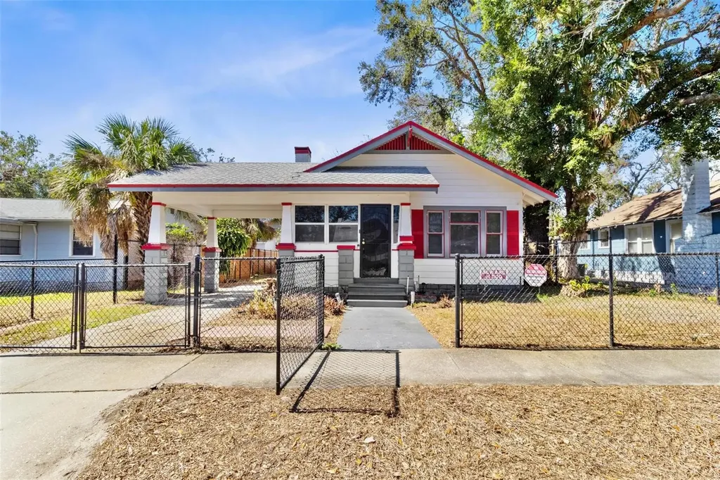 2045 11th Street S St Petersburg FL 33705