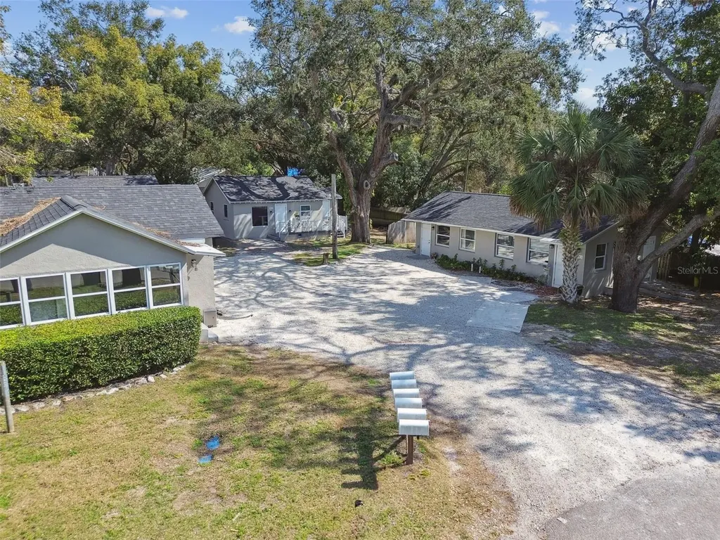 1527 Sadlon Avenue Clearwater FL 33756