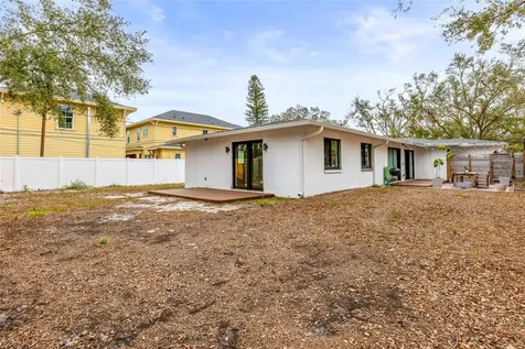 2260 Bay Street SE St Petersburg FL 33705