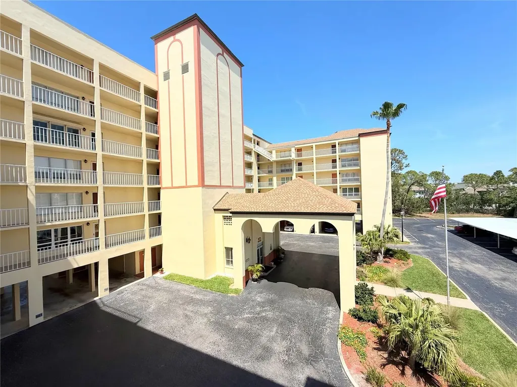 9000 Commodore Drive Seminole FL 33776