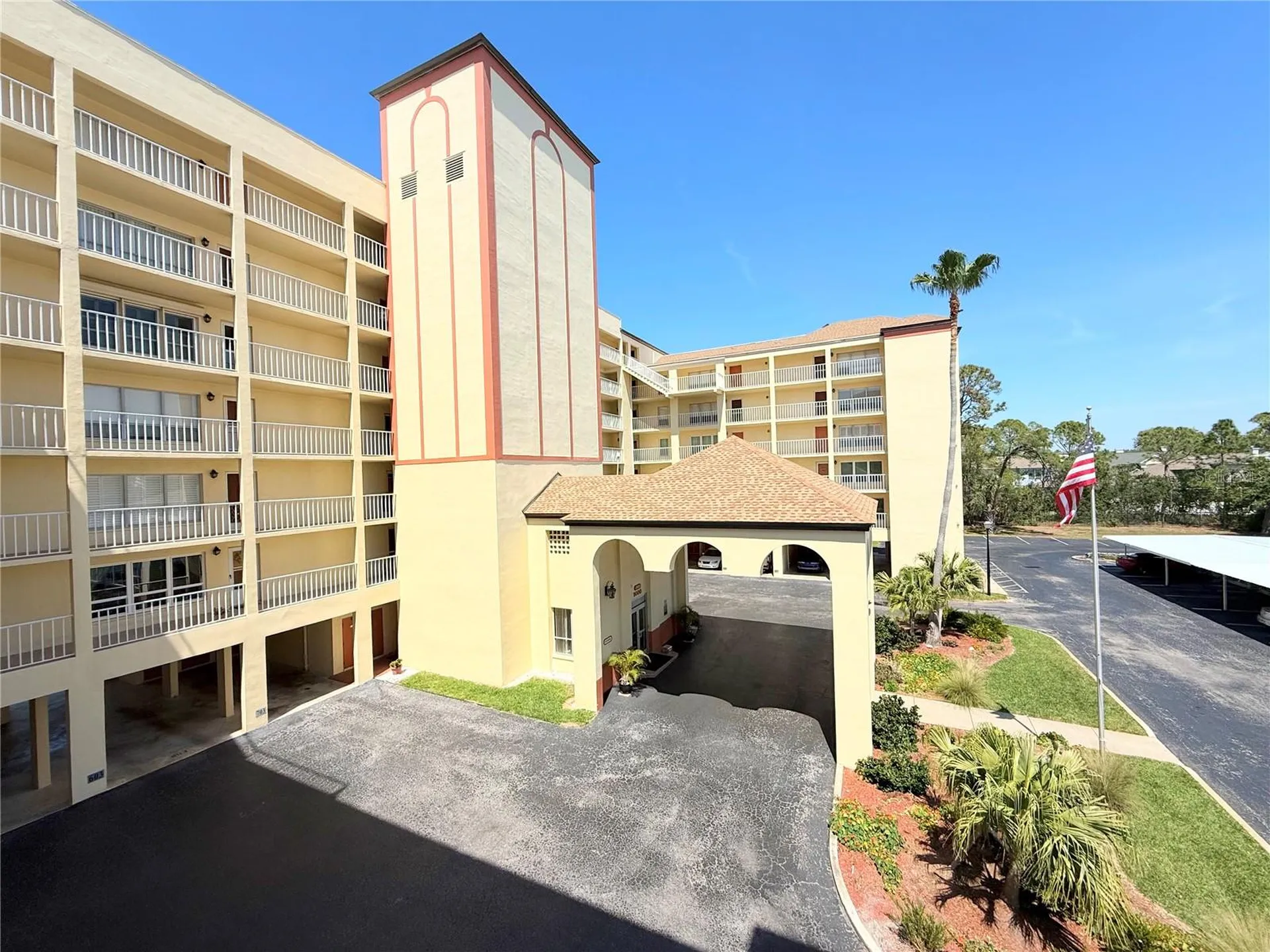 9000 Commodore Drive Seminole FL 33776