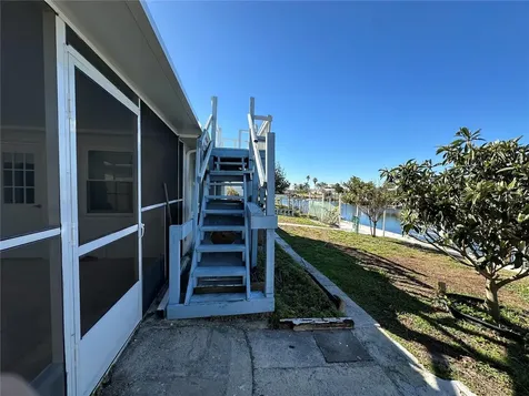 12613 4th Isle Hudson FL 34667