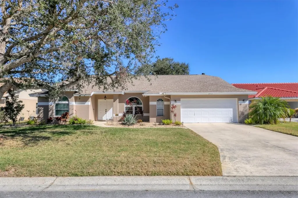 6911 Stetson Street Circle Sarasota FL 34243