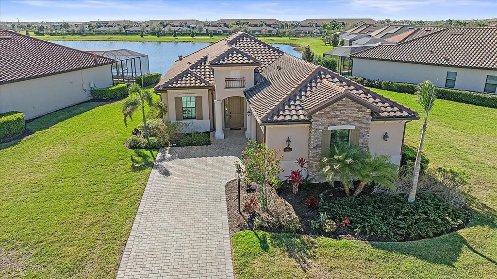 17448 Hickok Belt Loop Bradenton FL 34211