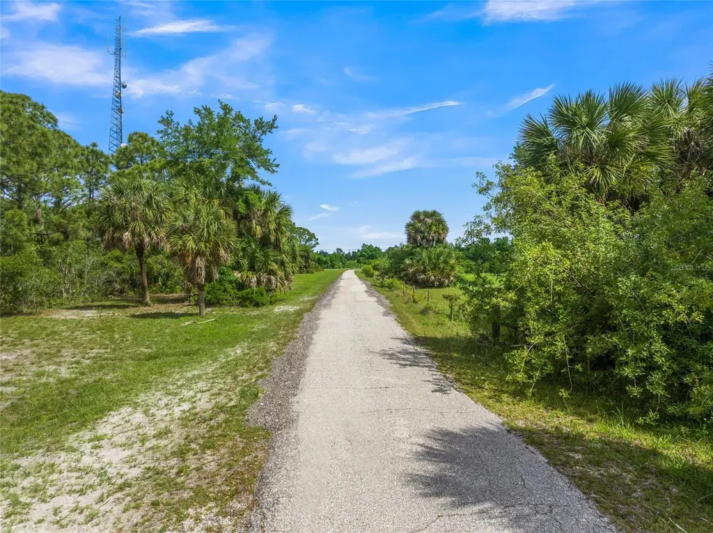 1520 S River Road Englewood FL 34223
