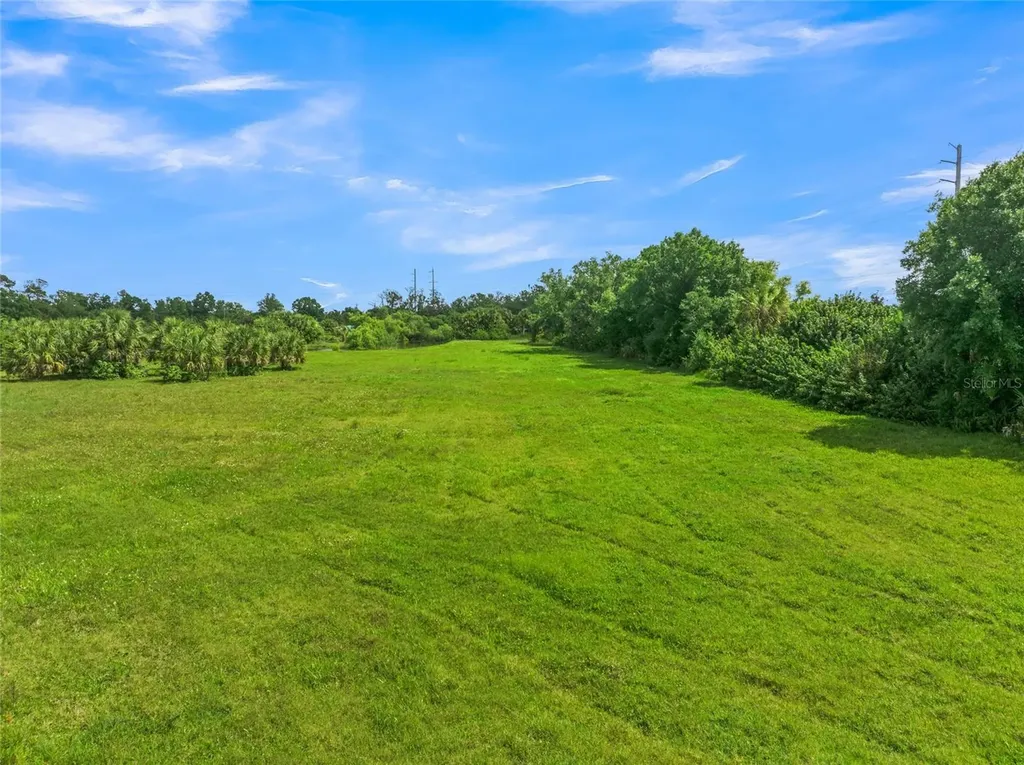 1520 S River Road Englewood FL 34223