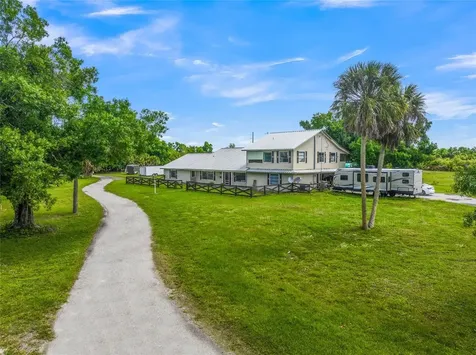 1520 S River Road Englewood FL 34223