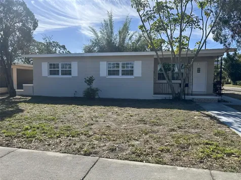 576 62nd Avenue S St Petersburg FL 33705