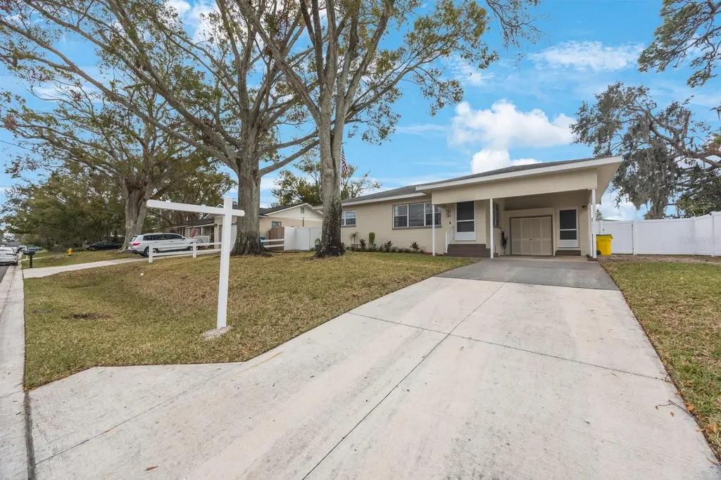 22 Lake Shore Drive Palm Harbor FL 34684