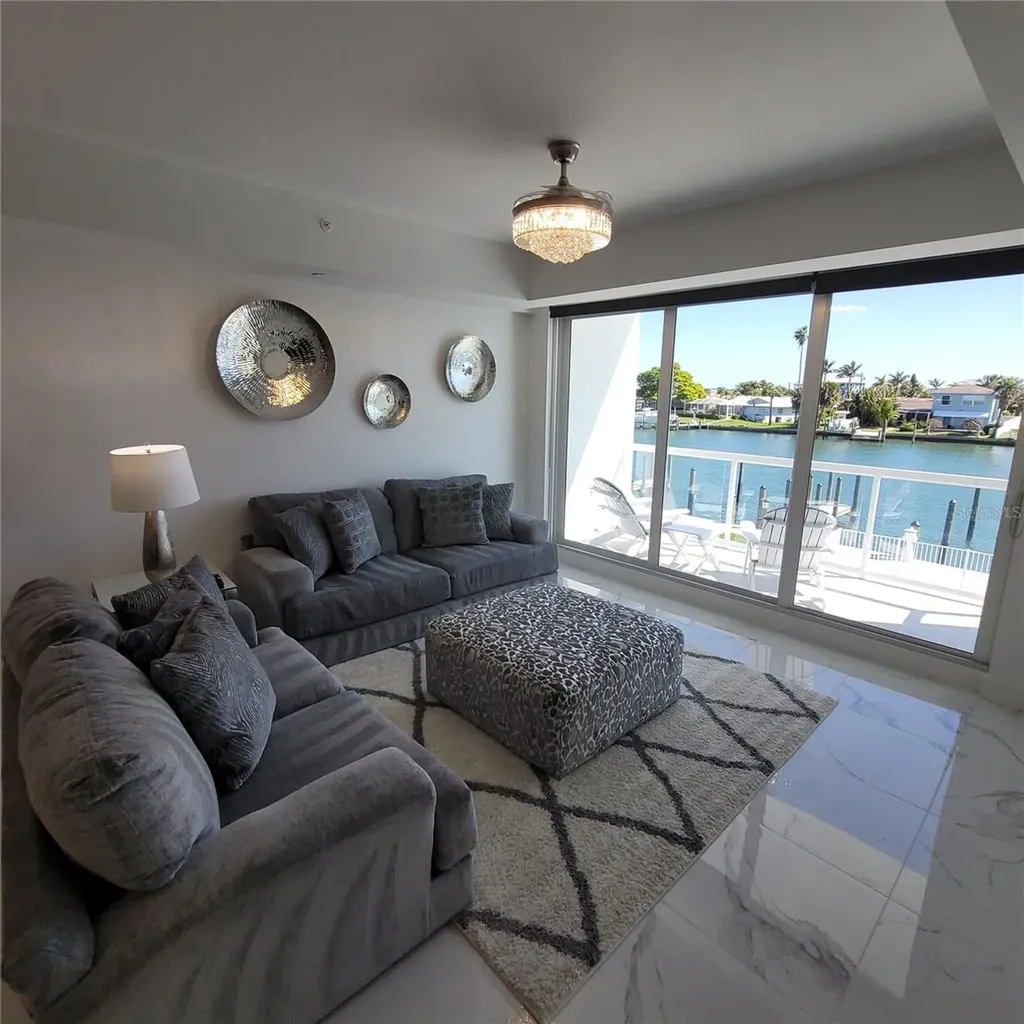 415 Island Way Clearwater Beach FL 33767