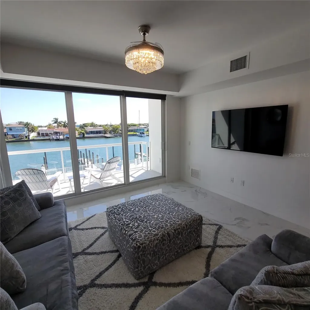 415 Island Way Clearwater Beach FL 33767