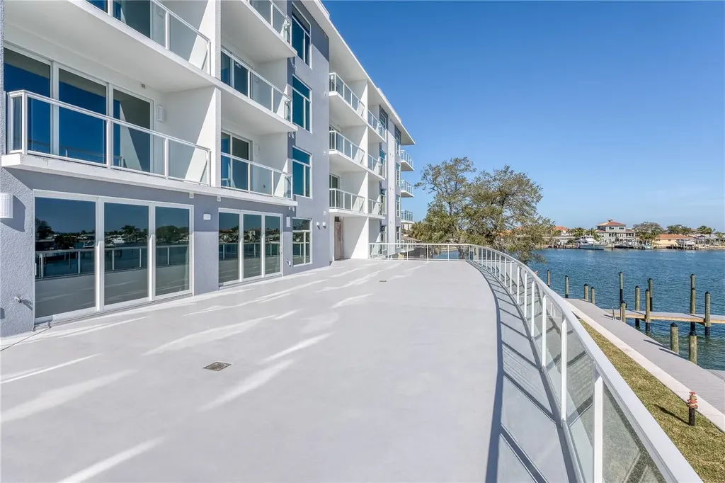 415 Island Way Clearwater Beach FL 33767