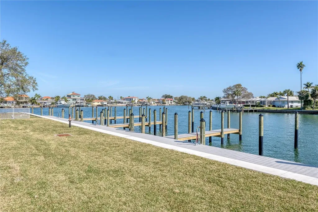 415 Island Way Clearwater Beach FL 33767