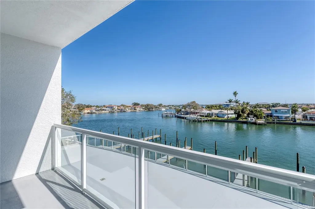 415 Island Way Clearwater Beach FL 33767