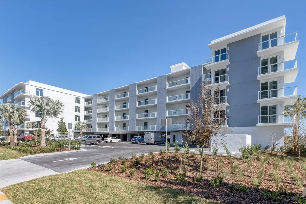 415 Island Way Clearwater Beach FL 33767