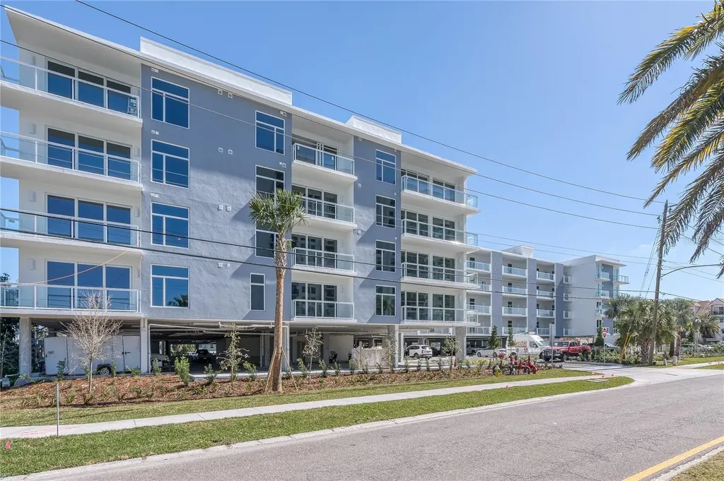 415 Island Way Clearwater Beach FL 33767