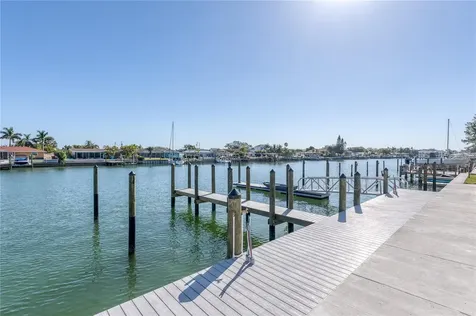 415 Island Way Clearwater Beach FL 33767