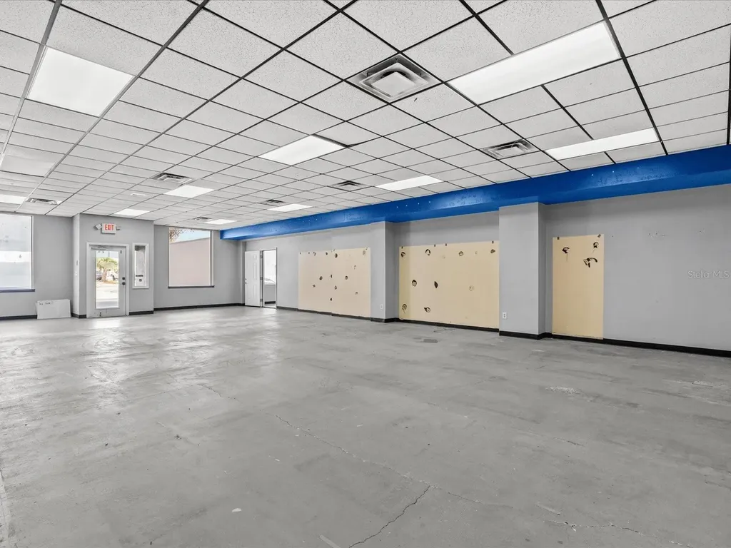 61 W Central Avenue Lake Wales FL 33853