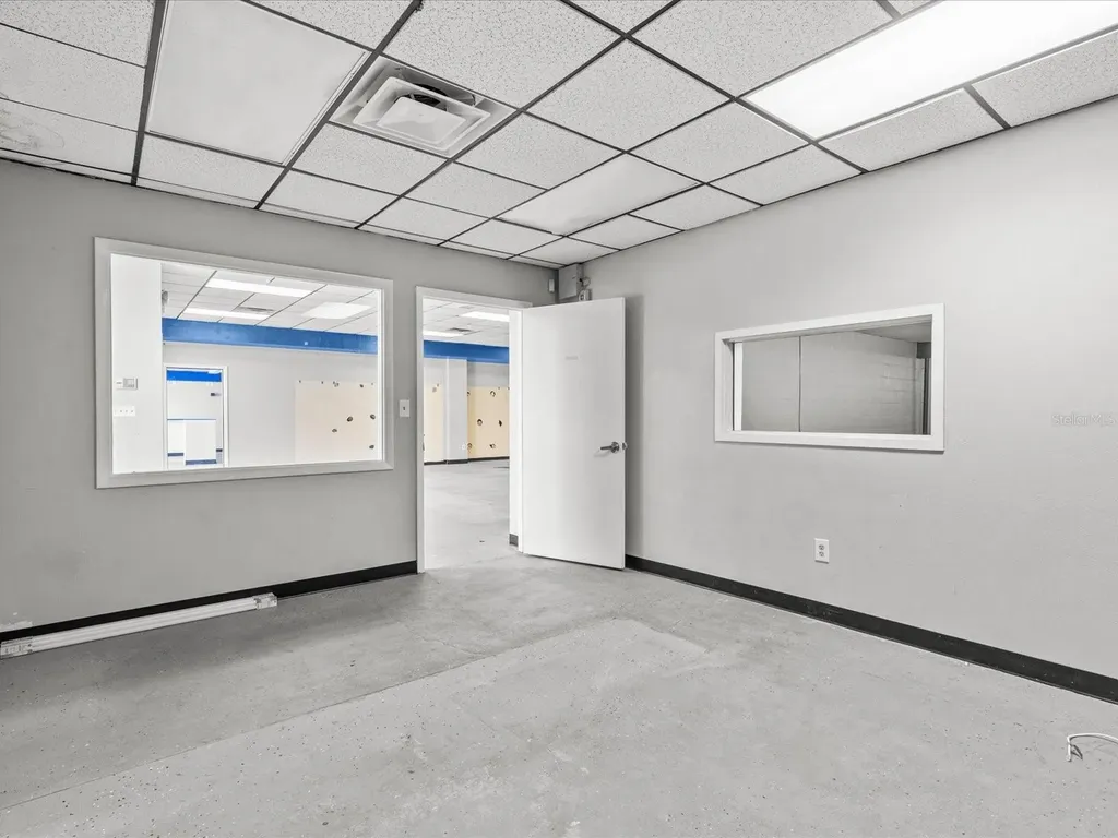 61 W Central Avenue Lake Wales FL 33853