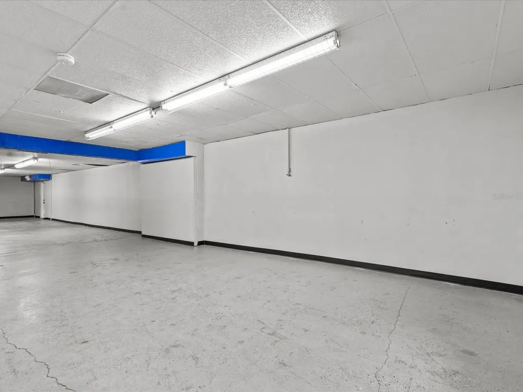 61 W Central Avenue Lake Wales FL 33853