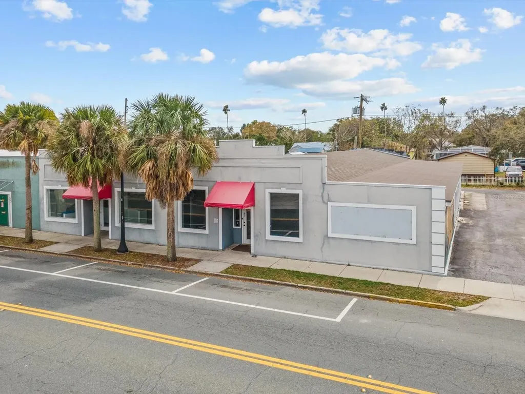 61 W Central Avenue Lake Wales FL 33853