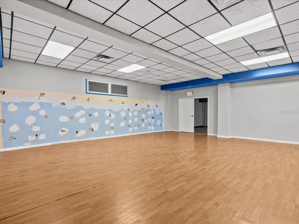 61 W Central Avenue Lake Wales FL 33853