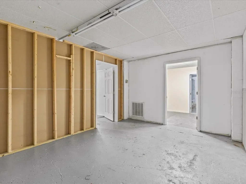 61 W Central Avenue Lake Wales FL 33853