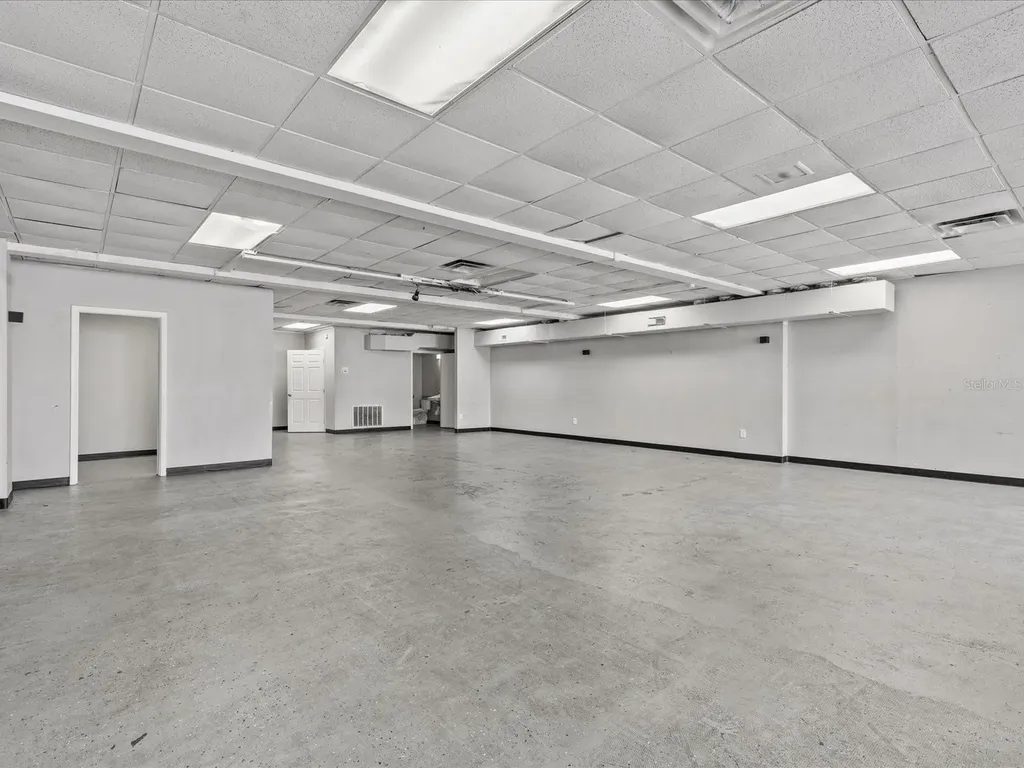 61 W Central Avenue Lake Wales FL 33853