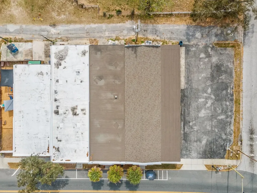 61 W Central Avenue Lake Wales FL 33853