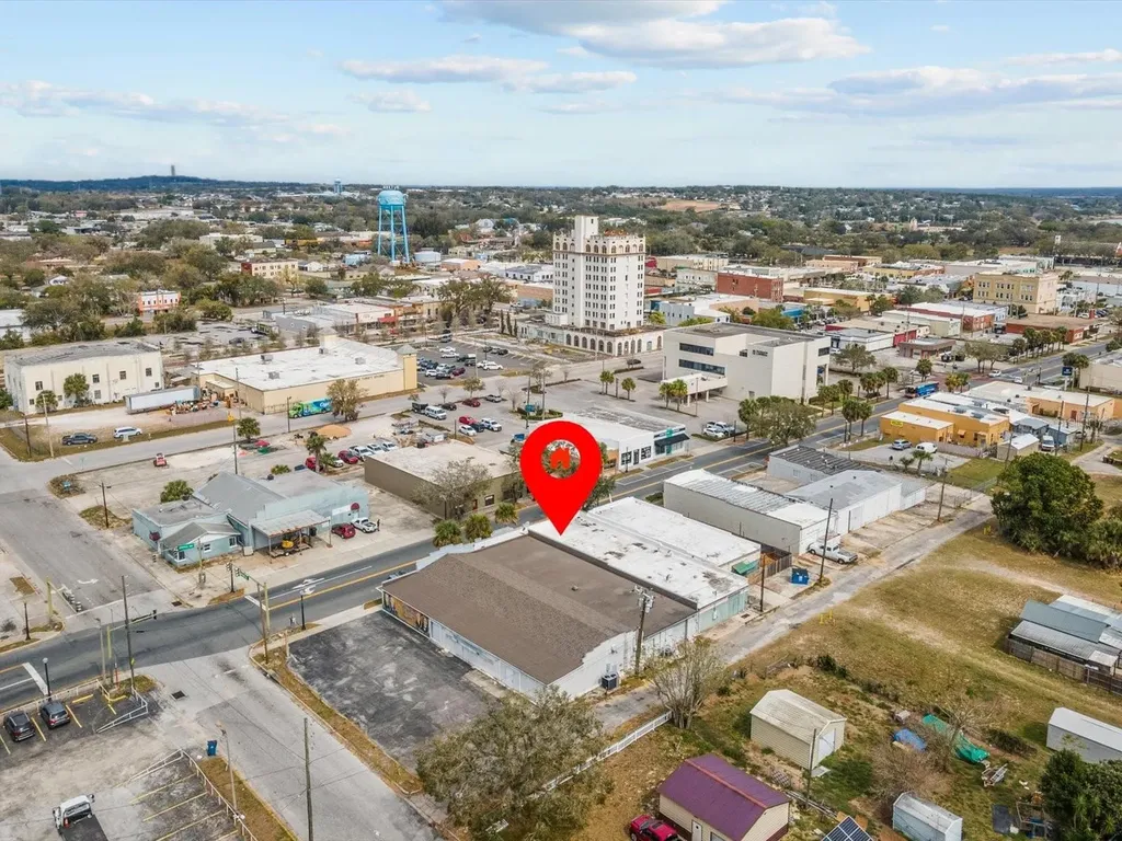 61 W Central Avenue Lake Wales FL 33853