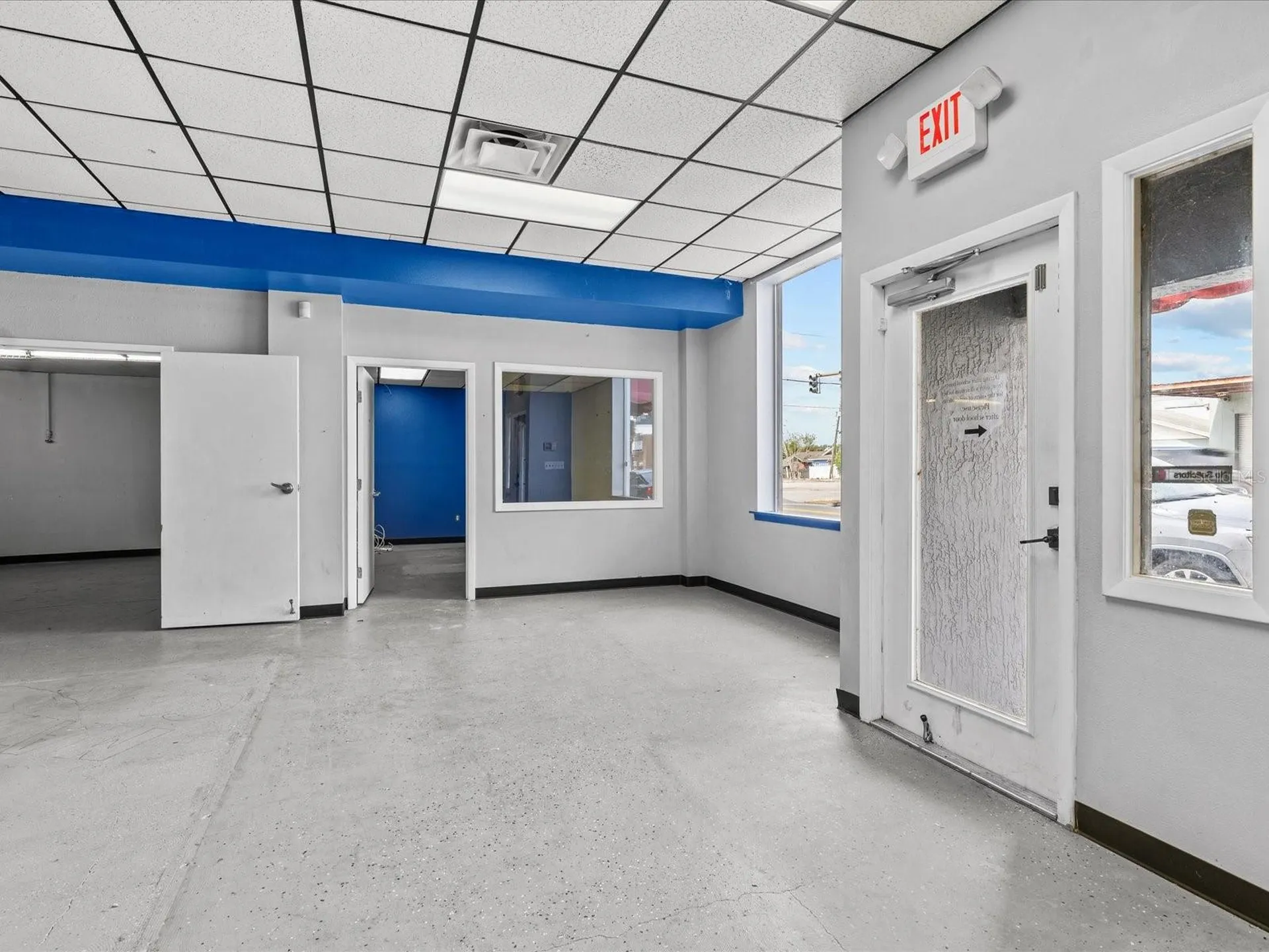 61 W Central Avenue Lake Wales FL 33853