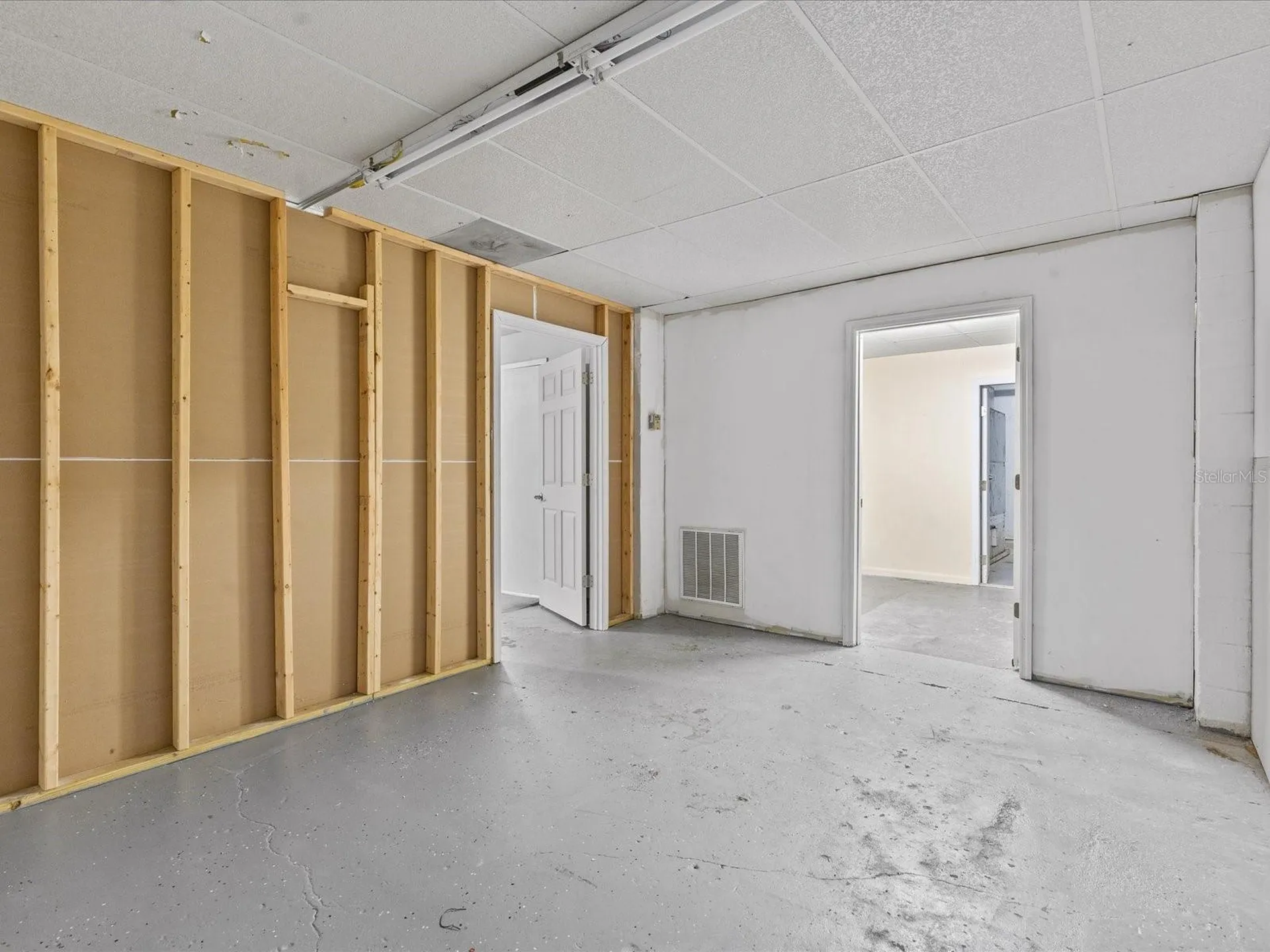 61 W Central Avenue Lake Wales FL 33853