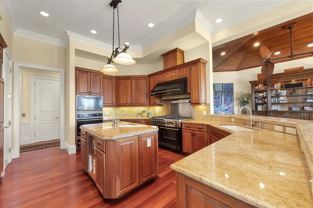1137 N Lake Shore Drive Sarasota FL 34231