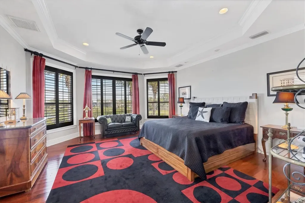 1137 N Lake Shore Drive Sarasota FL 34231