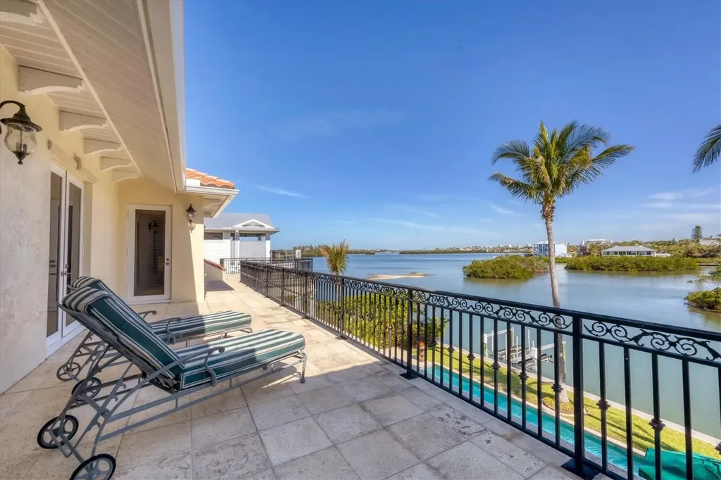 1137 N Lake Shore Drive Sarasota FL 34231