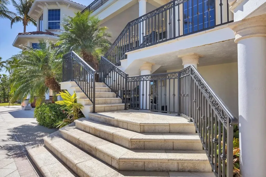 1137 N Lake Shore Drive Sarasota FL 34231