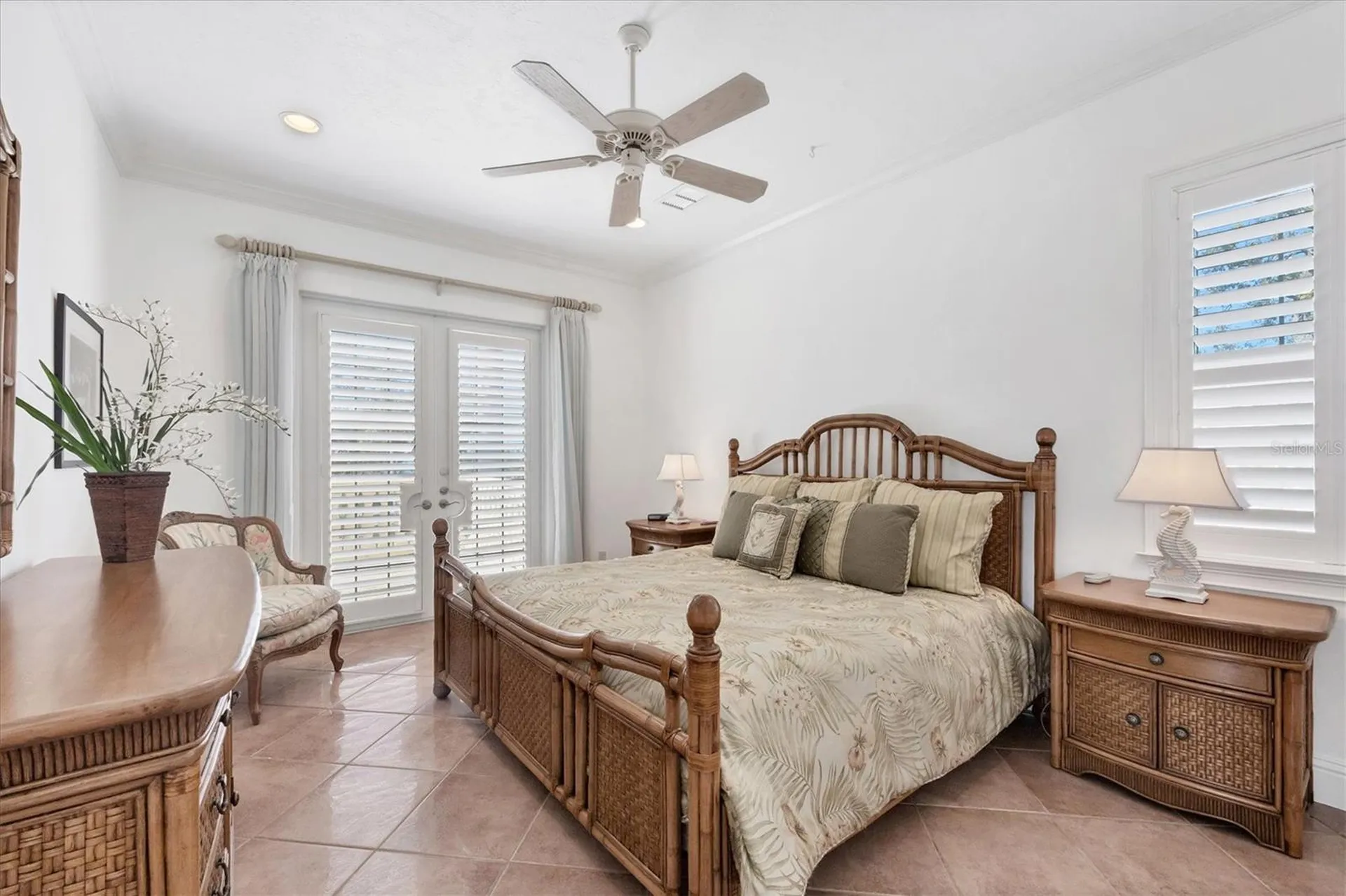 1137 N Lake Shore Drive Sarasota FL 34231