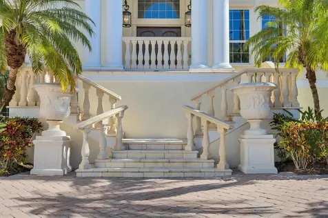 1137 N Lake Shore Drive Sarasota FL 34231