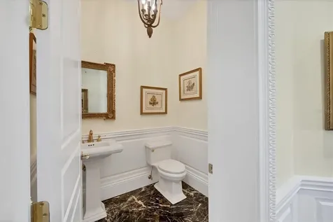1137 N Lake Shore Drive Sarasota FL 34231