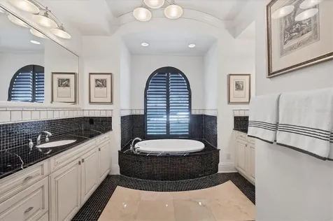 1137 N Lake Shore Drive Sarasota FL 34231