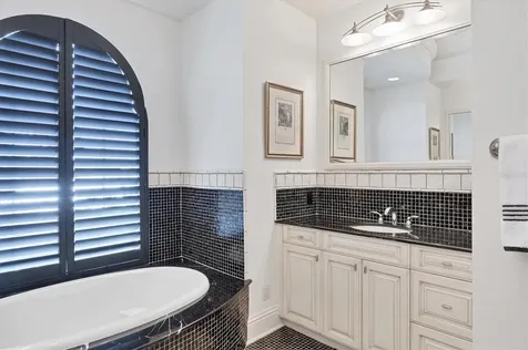 1137 N Lake Shore Drive Sarasota FL 34231