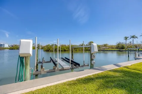 1137 N Lake Shore Drive Sarasota FL 34231