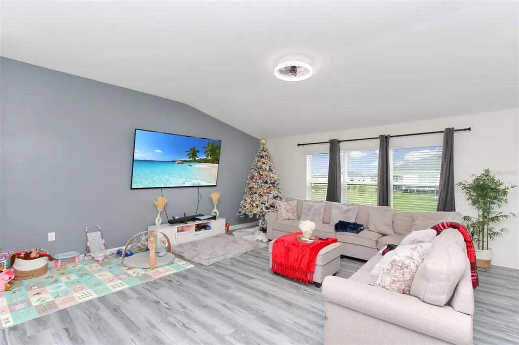 2220 Gladiolus Lane Mascotte FL 34753