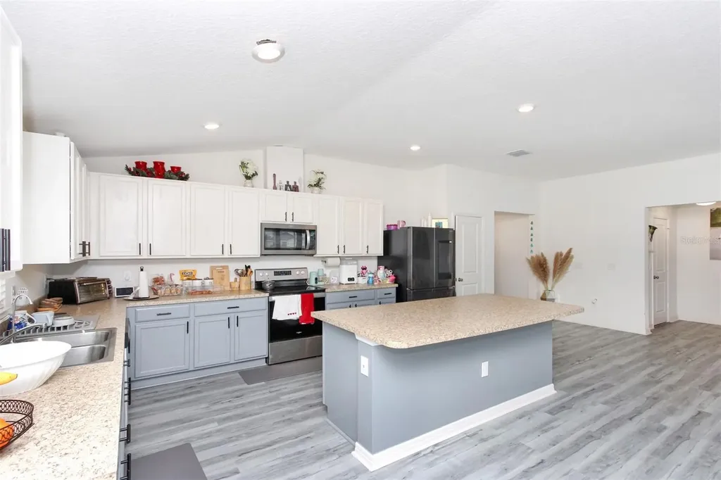 2220 Gladiolus Lane Mascotte FL 34753