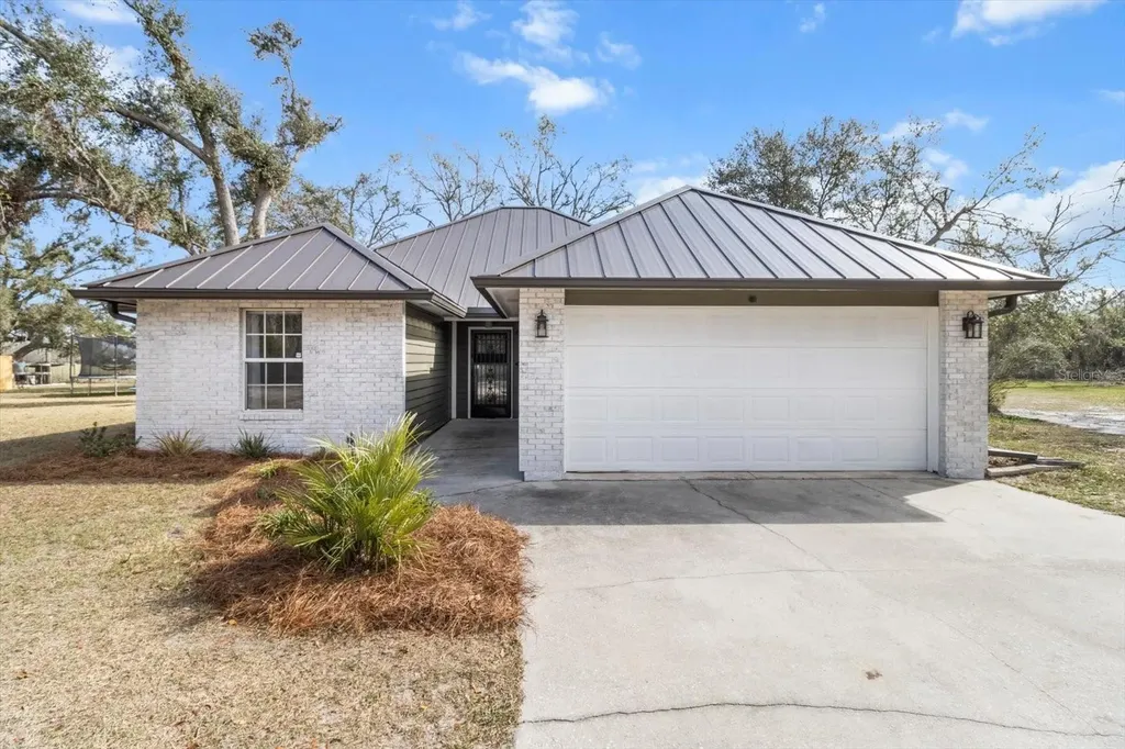 329 SE Kachina Avenue Lee FL 32059