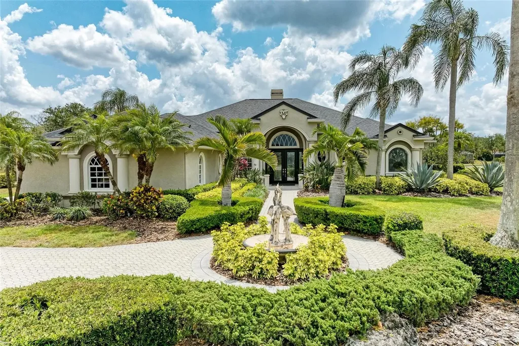 10002 Cherry Hills Avenue Circle Bradenton FL 34202